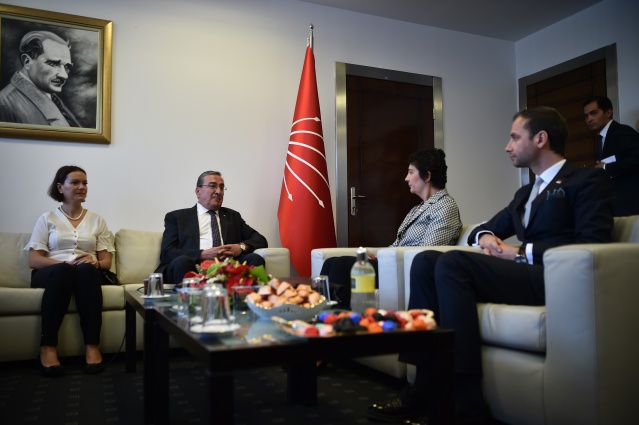 CHP'DE BAYRAMLAŞMA 4
