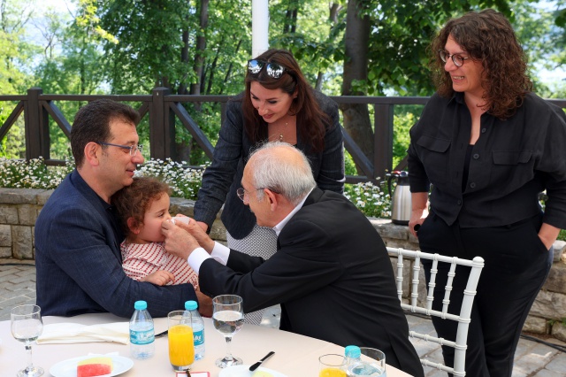 KEMAL KILIÇDAROĞLU, GEZİ DAVASI TUTUKLULARININ AİLELERİ İLE BİR ARAYA GELDİ 1