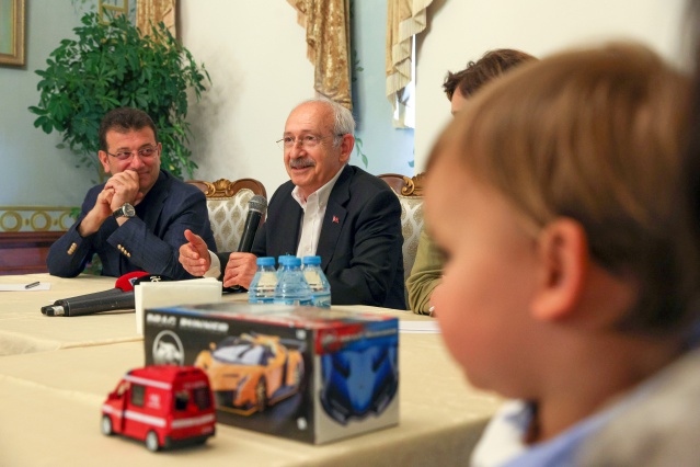KEMAL KILIÇDAROĞLU, GEZİ DAVASI TUTUKLULARININ AİLELERİ İLE BİR ARAYA GELDİ 15