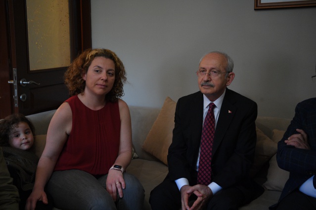 CHP GENEL BAŞKANI KEMAL KILIÇDAROĞLU, TAYFUN KAHRAMAN’IN AİLESİNİ ZİYARET ETTİ 6