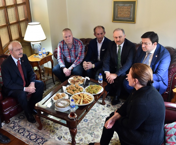 CHP LİDERİNDEN BARTU AİLESİNE TAZİYE ZİYARETİ 4