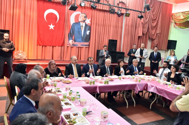 Kılıçdaroğlu Elmadağ'da İftara Katıldı 12