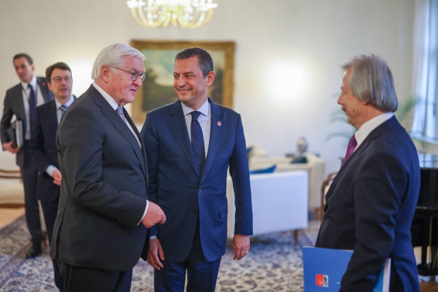 CHP lideri Özgür Özel Almanya Cumhurbaşkanı ile görüştü 6