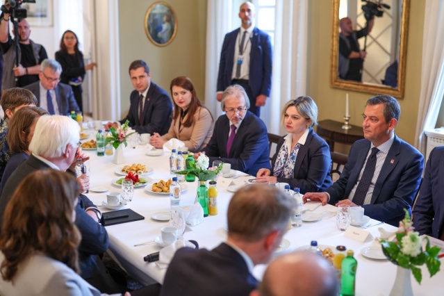 CHP lideri Özgür Özel Almanya Cumhurbaşkanı ile görüştü 5