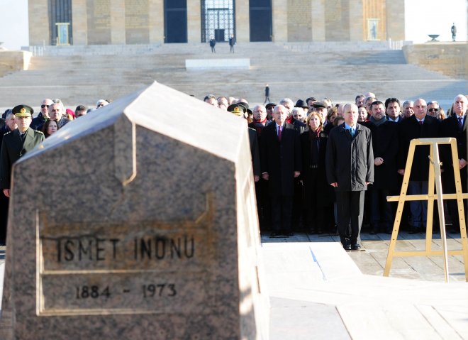 İSMET İNONU'NUN VEFATININ 44. YILINDA KABRİ BAŞINDA ANILDI 7