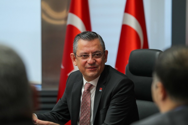 CHP GENEL BAŞKANI ÖZGÜR ÖZEL, AVRUPA ALEVİ BİRLİKLERİ KONFEDERASYONU İLE BİR ARAYA GELDİ 1