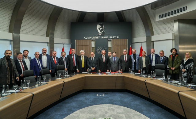 CHP GENEL BAŞKANI ÖZGÜR ÖZEL, AVRUPA ALEVİ BİRLİKLERİ KONFEDERASYONU İLE BİR ARAYA GELDİ 3