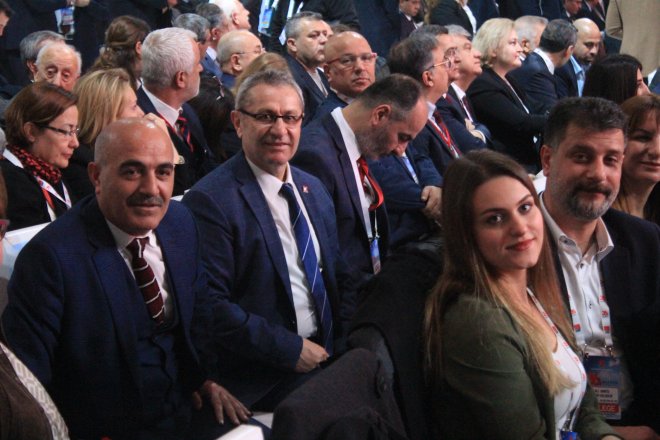 CHP KURULTAYINDAN KARELER 364