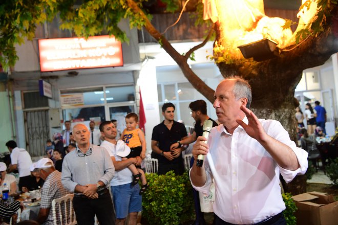 CHP'nin Cumhurbaşkanı Adayı Muharrem İnce, iftar yemeğinde 22