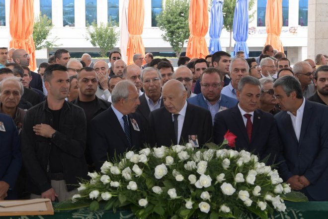 DOĞAN YURDAKUL'UN CENAZE TORENİ 3