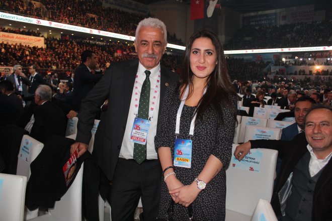 CHP KURULTAYINDAN KARELER 300