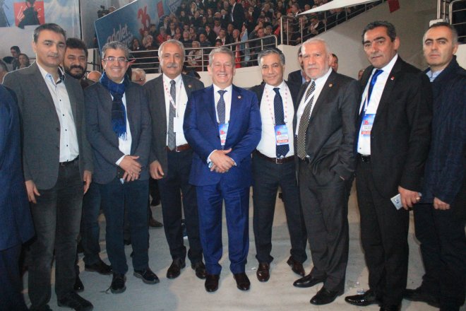 CHP KURULTAYINDAN KARELER 354