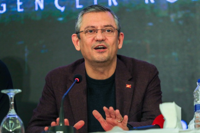 Cumhuriyet Halk Partisi Genel Başkanı Özgür Özel, Manisa’da düzenlenen CHP Gençlik Kolları İl Başkanları Toplantısında konuştu. 3