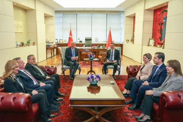 CHP GENEL BAŞKANI ÖZGÜR ÖZEL, MEMLEKET PARTİSİ GENEL BAŞKANI İNCE İLE BİR ARAYA GELDİ 3