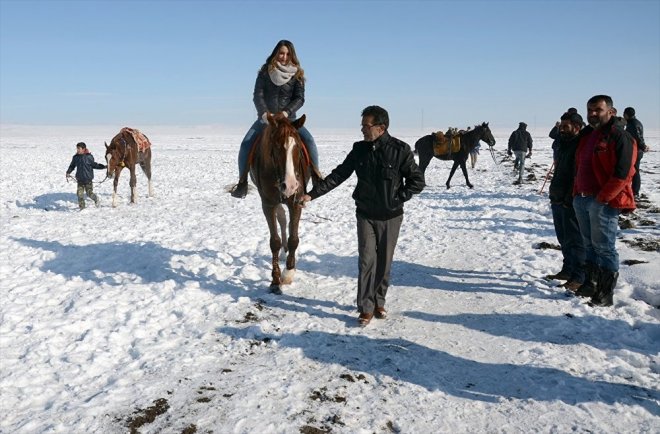 Kar üstünde cirit nefes kesti 2