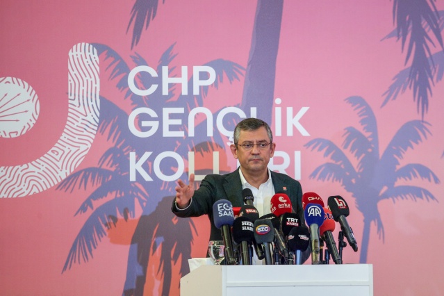 Cumhuriyet Halk Partisi Genel Başkanı Özgür Özel, Manisa’da düzenlenen CHP Gençlik Kolları İl Başkanları Toplantısında konuştu. 4