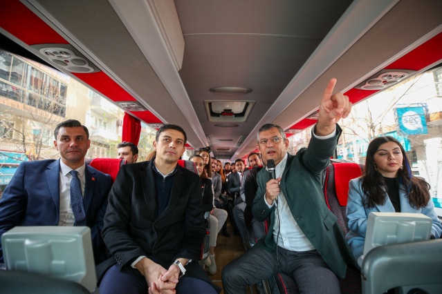 Cumhuriyet Halk Partisi Genel Başkanı Özgür Özel, Manisa’da düzenlenen CHP Gençlik Kolları İl Başkanları Toplantısında konuştu. 8