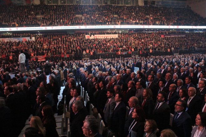 CHP KURULTAYINDAN KARELER 425