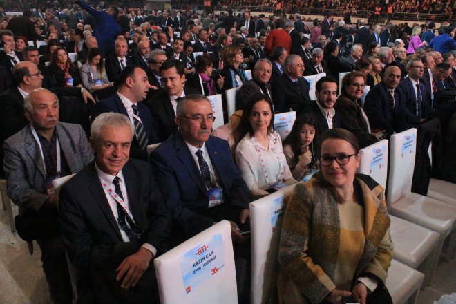 CHP KURULTAYINDAN KARELER 367