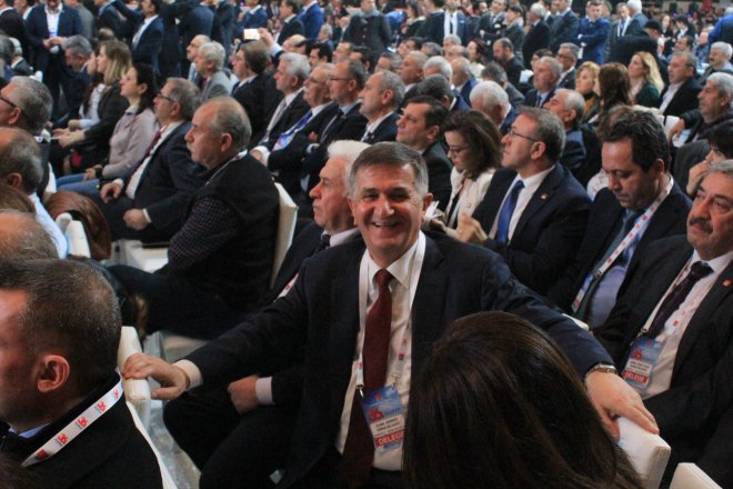 CHP KURULTAYINDAN KARELER 327