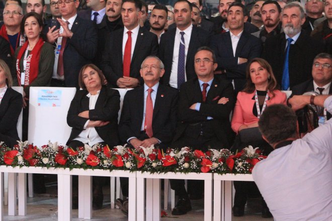 CHP KURULTAYINDAN KARELER 160