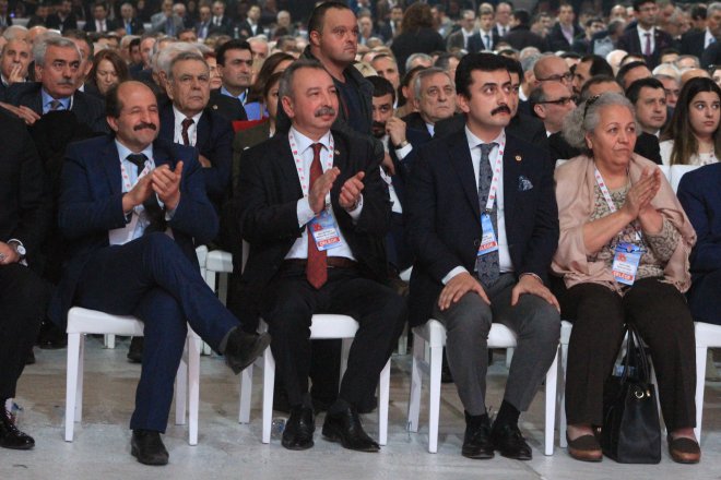 CHP KURULTAYINDAN KARELER 229