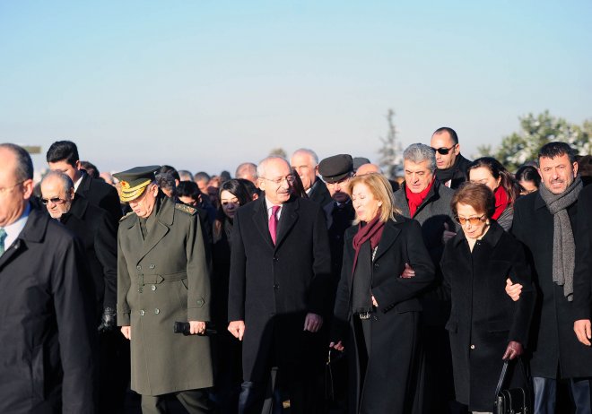 İSMET İNONU'NUN VEFATININ 44. YILINDA KABRİ BAŞINDA ANILDI 6