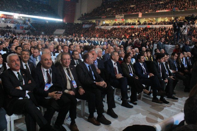 CHP KURULTAYINDAN KARELER 219