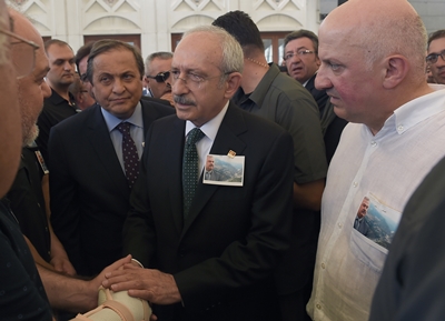 EMIN OZGUN ICIN CENAZE TORENI 10